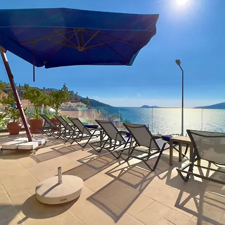 Komurluk Luxury فيلة