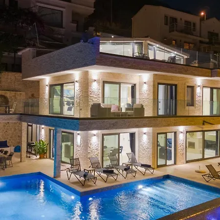 فيلة Komurluk Luxury كالكان