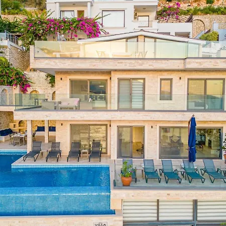 فيلة Komurluk Luxury