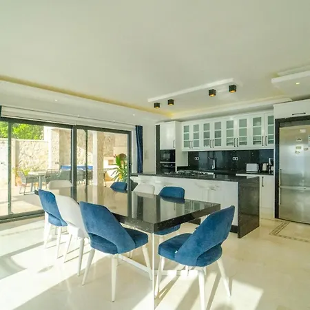 וילה Komurluk Luxury